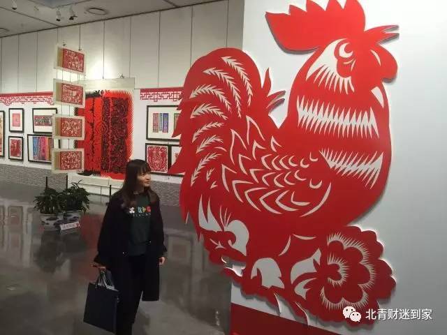 逛早市 山西剪纸非遗传人作品园博馆展出记